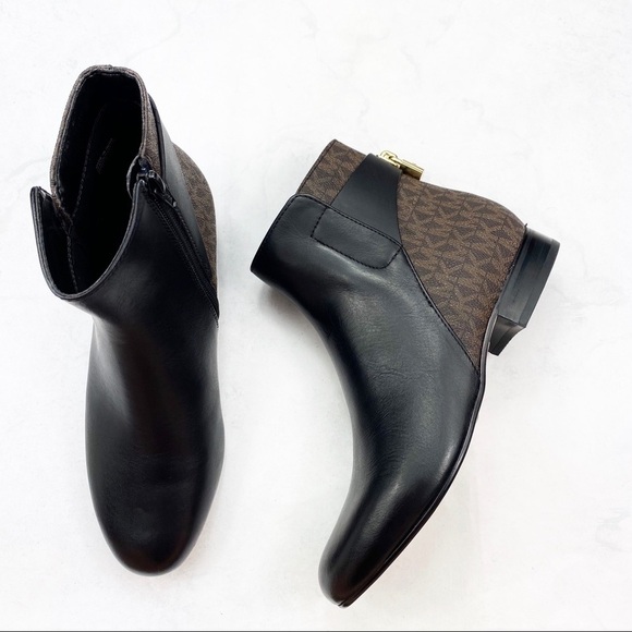 [Michael Kors] Classic Mira Logo Ankle Bootie - Picture 3 of 6